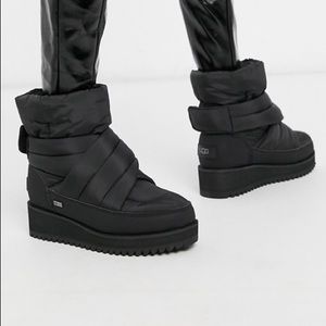 Ugg Montara wedge boot